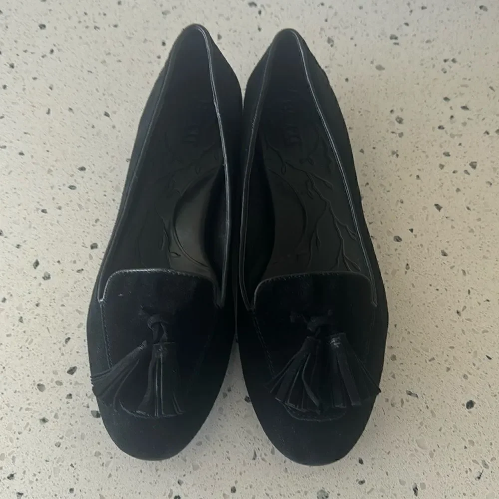 Born Women’s Black Suede Leather Slip On Loafers Flats Tassel Details Size 8.5M